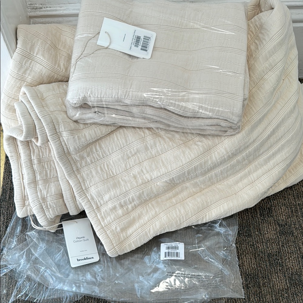 Brooklinen Cream Quilt and Pillow Shams set- never used